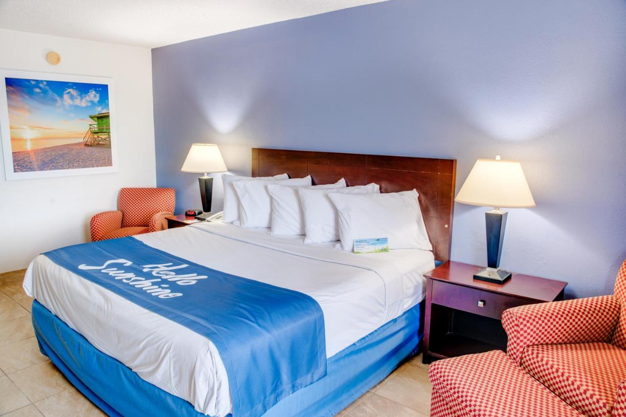 Days Inn By Wyndham St. Petersburg / Tampa Bay Area Пинелас Парк Екстериор снимка